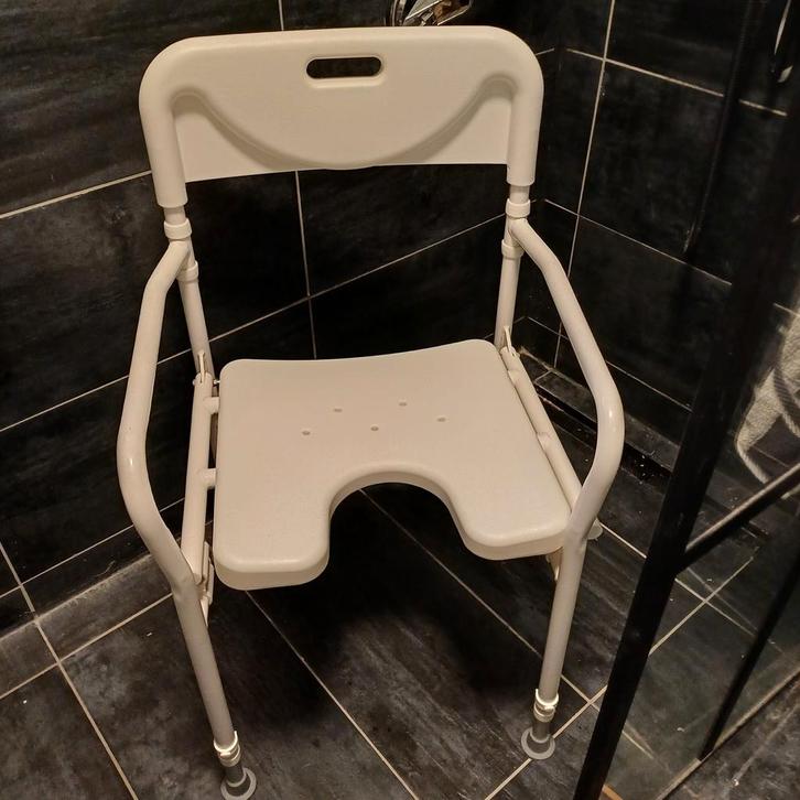 Veilige douchestoel, Diversen, Verpleegmiddelen, Zo goed als nieuw, Ophalen