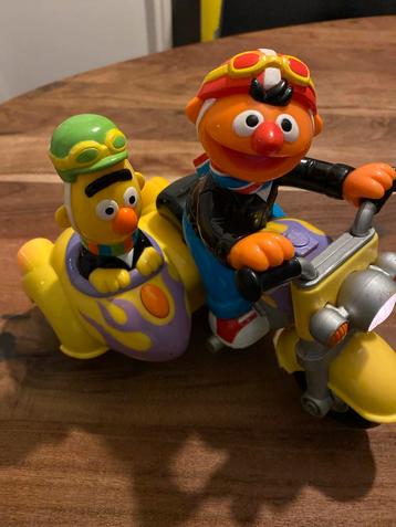 Bert & Ernie Motorfiets Speelgoed beschikbaar voor biedingen