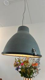 Mooie grijze hanglamp eettafel eetkamer industrieel, Huis en Inrichting, Ophalen, Zo goed als nieuw