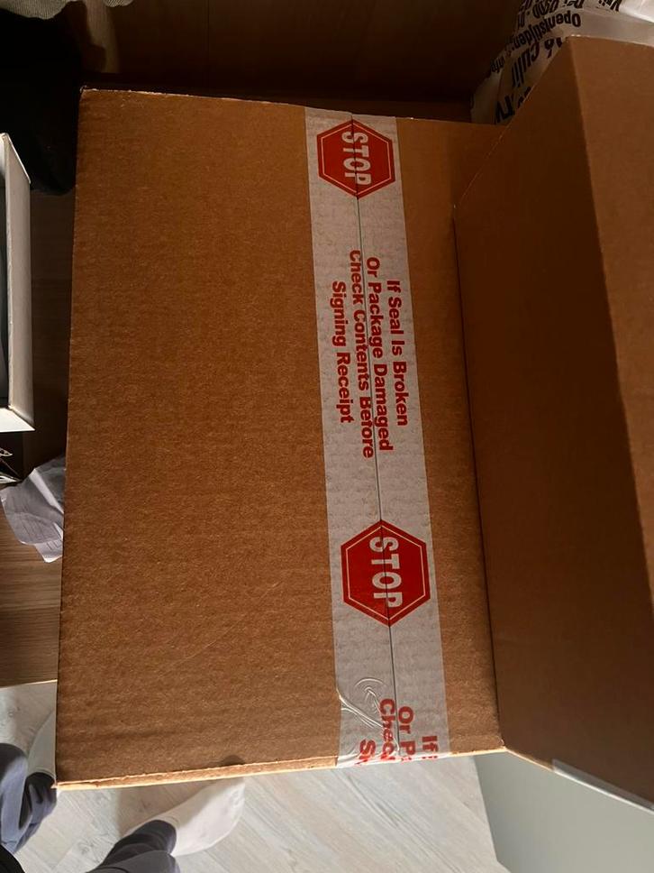 Pokemon Mega Ebolution ETB case €850, Hobby en Vrije tijd, Verzamelkaartspellen | Pokémon, Zo goed als nieuw, Boosterbox, Foil