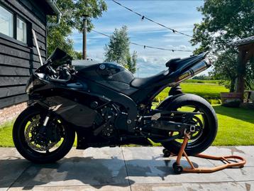 Yamaha R1 bj 2008 27dkm akrapovic brembo rizoma beschikbaar voor biedingen