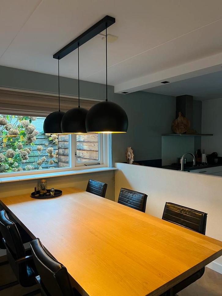 Zwarte hanglamp met gouden binnenkant - Barco Emmen, Huis en Inrichting, Lampen | Hanglampen, Zo goed als nieuw, Minder dan 50 cm