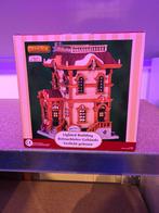 Lemax Wheatley's School Verlicht Gebouw, Ophalen