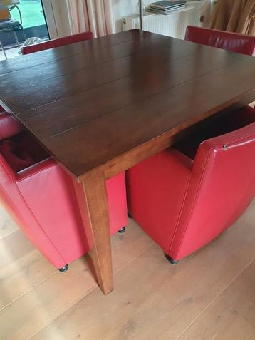 Tafel vierkante 120 bij 120 handgemaakt beschikbaar voor biedingen