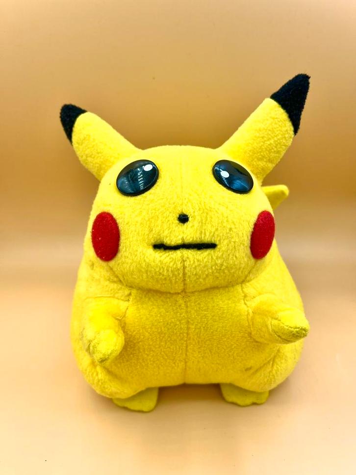 vintage Pikachu knuffel (1999)  Derpy & fat edition. Goed., Kinderen en Baby's, Speelgoed | Knuffels en Pluche, Zo goed als nieuw