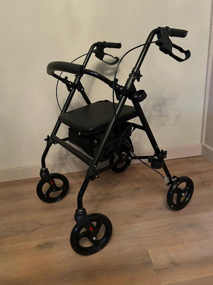 Lucovitaal Compacto Rollator, zwart, nieuw., Diversen, Rollators, Nieuw, Lichtgewicht, Opvouwbaar, Ophalen