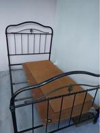 Antiek frans spijlenbed met wieltjes. 120x200, Antiek en Kunst, Ophalen