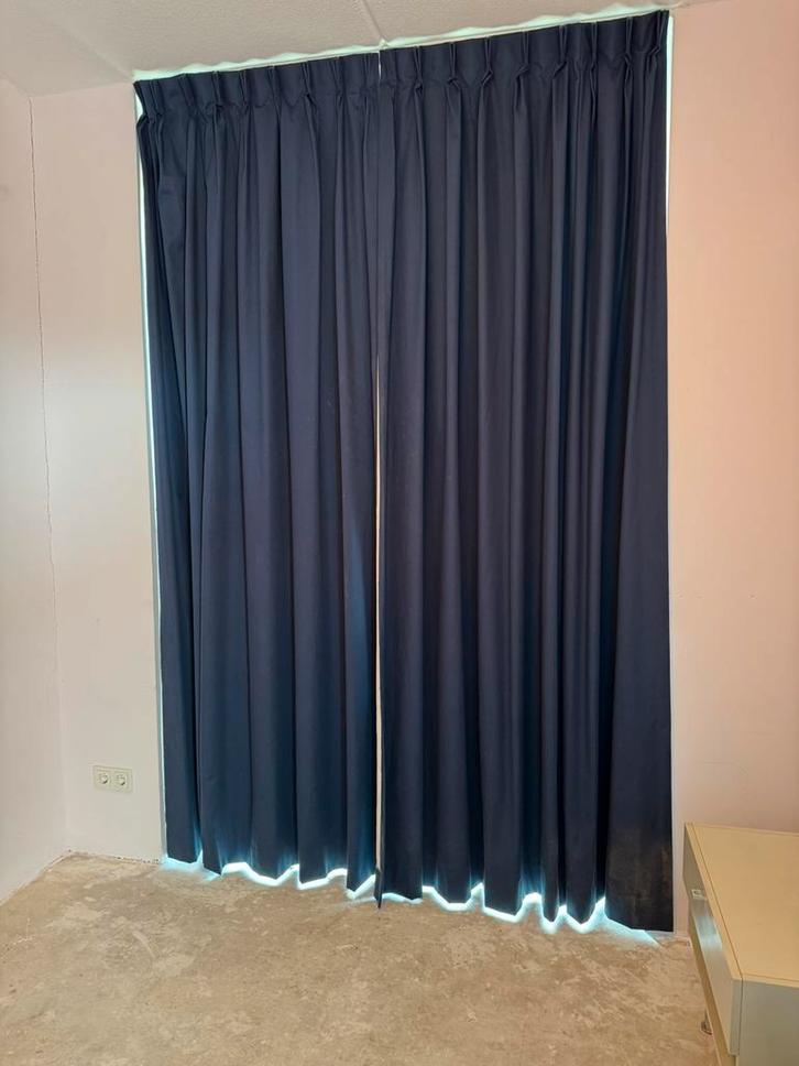 Gordijnen verduisterend 168 x 260, Huis en Inrichting, Stoffering | Gordijnen en Lamellen, Zo goed als nieuw, 200 cm of meer, 150 tot 200 cm