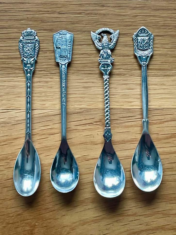 4 Nederlandse theelepels, Antiek en Kunst, Antiek | Bestek, Ophalen of Verzenden