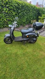 La Souris Trendy Retro (snor) scooter uit 2017., Fietsen en Brommers, Ophalen, Zo goed als nieuw, Overige merken