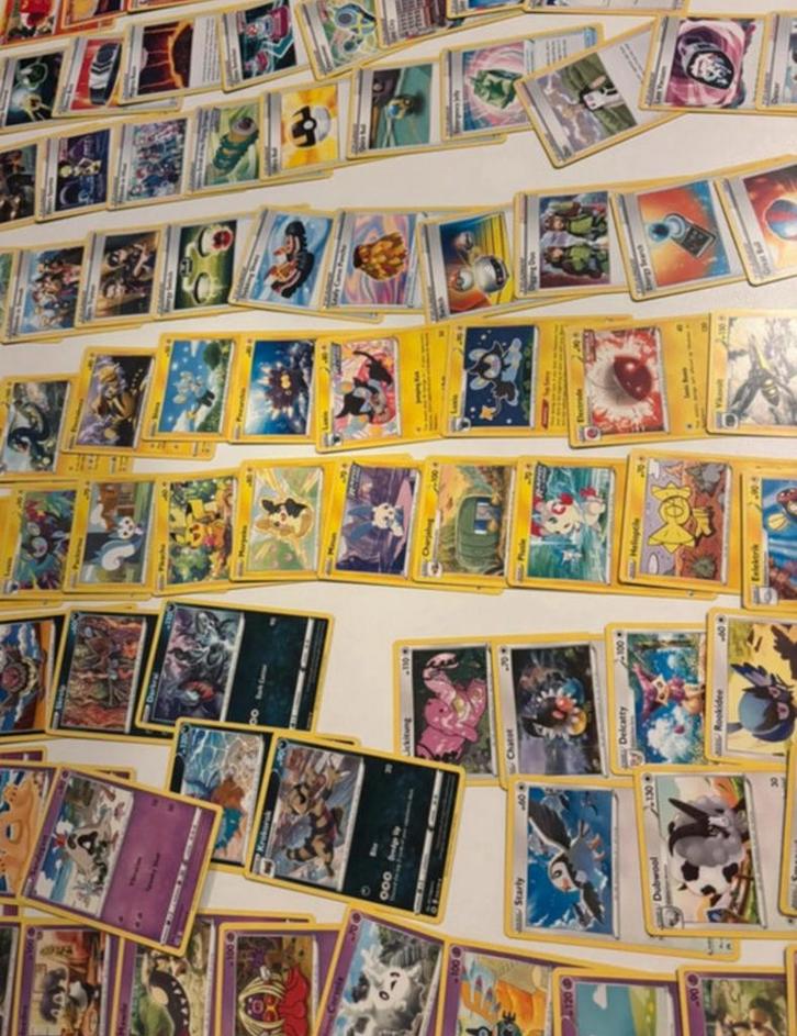 Pokemon pakket met gegarandeerd 1 hot slecht €12,50, Hobby en Vrije tijd, Verzamelkaartspellen | Pokémon, Zo goed als nieuw, Meerdere kaarten