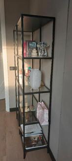 Zwarte vitrinekast ikea, Huis en Inrichting, Kasten | Vitrinekasten, Ophalen, Met plank(en), 50 tot 100 cm, Zo goed als nieuw