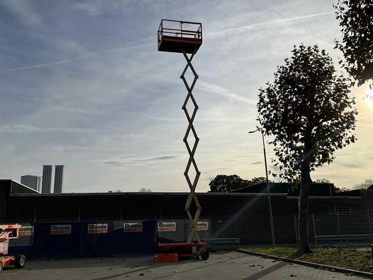 2014 Holland Lift HL-11816 Hoogwerker, Zakelijke goederen, Machines en Bouw | Liften, Steigers en Ladders