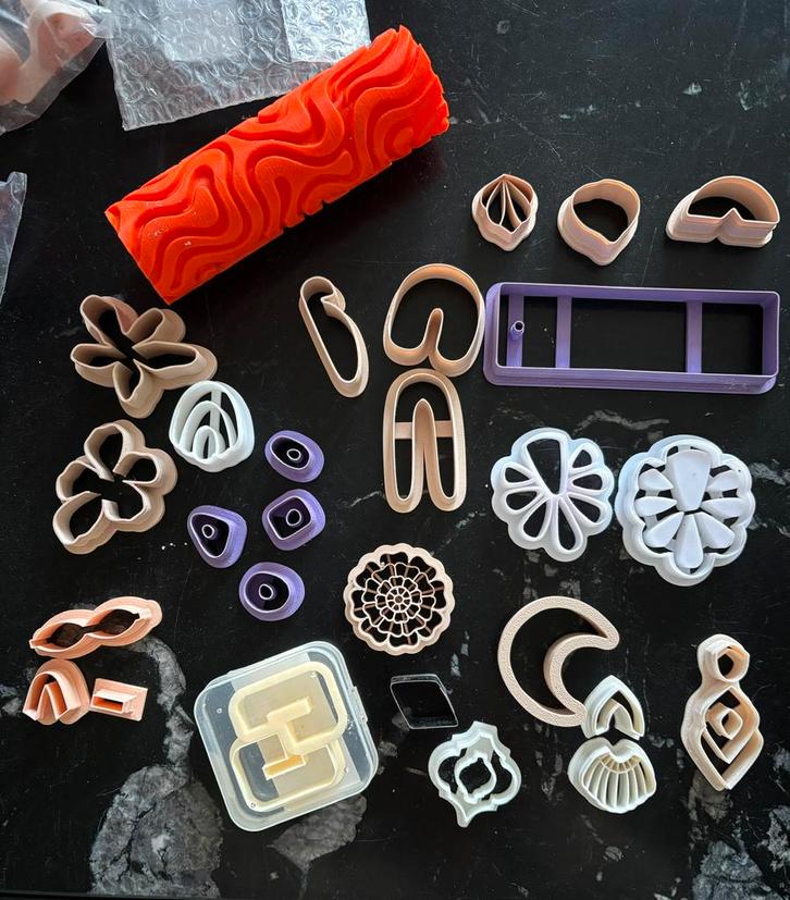 Ploymeer klei cutters en hulpmiddelen, Hobby en Vrije tijd, Knutselen, Zo goed als nieuw, Materiaal, Ophalen of Verzenden