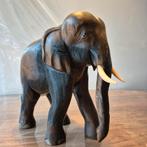 Massief houten olifant, Antiek en Kunst, Kunst | Beelden en Houtsnijwerken, Ophalen of Verzenden