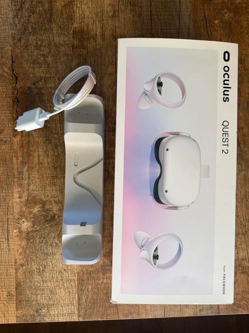 Oculus Meta Quest 2 + Docking Station, Spelcomputers en Games, Virtual Reality, Zo goed als nieuw, Overige platformen, VR-bril