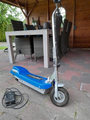 Impala Elektrische step incl. lader zonder accu's beschikbaar voor biedingen