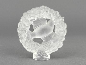 Lalique Kristallen "Duif in Krans" Sculptuur beschikbaar voor biedingen