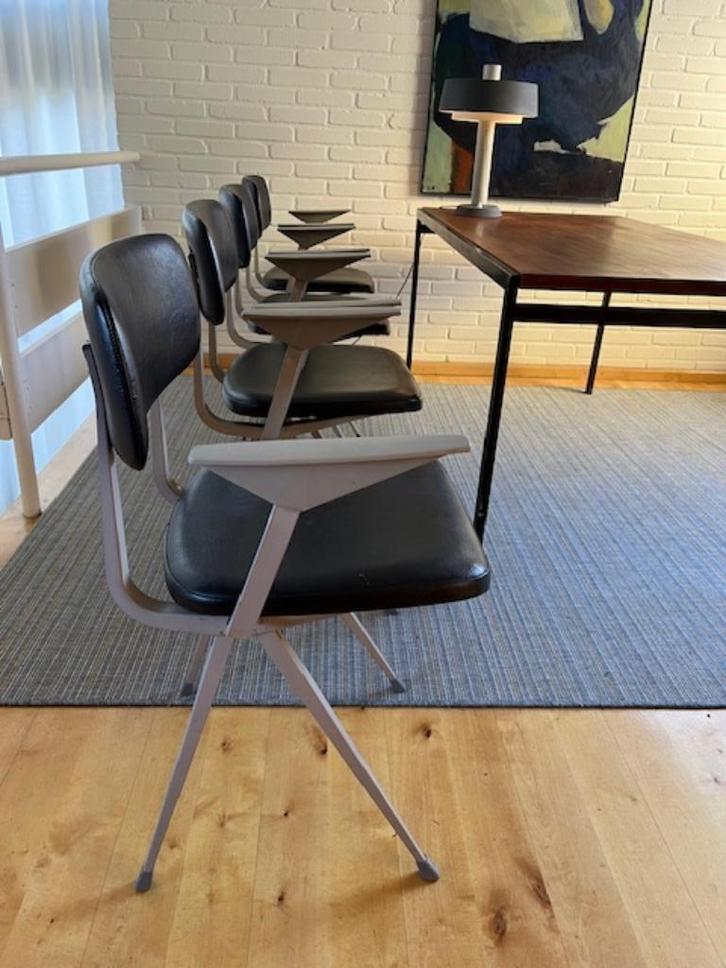 Pastoe tafel Braakman + 4 Result Ahrend De Cirkel, Huis en Inrichting, Stoelen, Gebruikt, Vier, Zwart, Ophalen