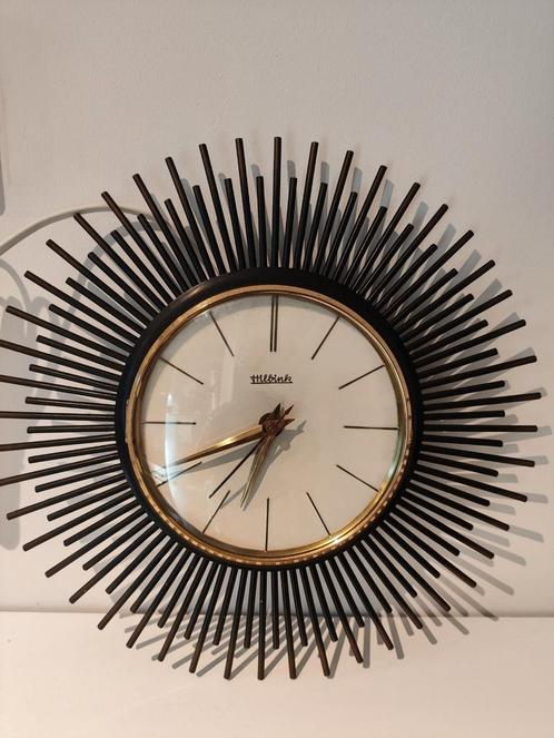 Vintage Hilbrink Sunburst Wandklok – Mid-Century Modern, Huis en Inrichting, Woonaccessoires | Klokken, Zo goed als nieuw, Ophalen of Verzenden