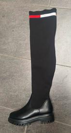 Tommy Hilfiger overknee laarzen 38, Kleding | Dames, Schoenen, Hoge laarzen, Zwart, Ophalen of Verzenden, Zo goed als nieuw