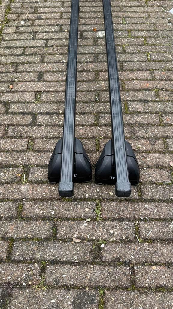 Thule Squarebar dakdragerset met voet 753, Auto diversen, Dakdragers, Gebruikt, Ophalen