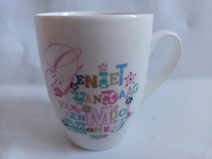 Mok Yvon Jaspers: " Geniet vandaag van een mooi moment ", Huis en Inrichting, Keuken | Servies, Zo goed als nieuw, Kop(pen) en/of Schotel(s)