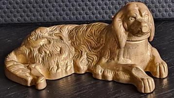 koperen beeld met potje onder het hoofd voor inkt. Hond beschikbaar voor biedingen