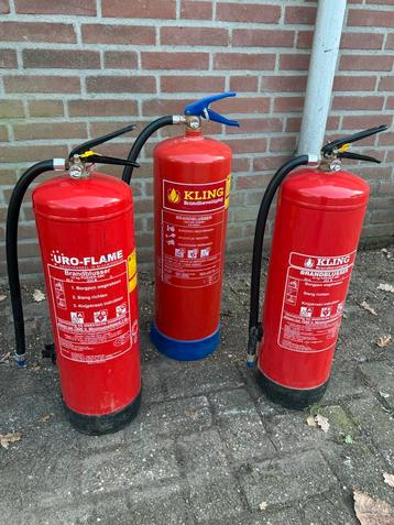 3 Brandblussers, sproeischuimblussers, Poeder ABC beschikbaar voor biedingen