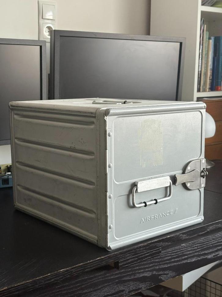 2 originele vliegtuig galleycontainers, Verzamelen, Luchtvaart en Vliegtuigspotten, Zo goed als nieuw, Overige typen, Ophalen