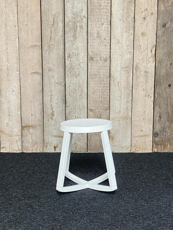 Feld Monarchy design kruk wit laag, Huis en Inrichting, Barkrukken, Gebruikt, 30 tot 60 cm, Kunststof, 5 krukken of meer, Ophalen of Verzenden