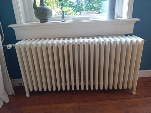 Oude Gietijzeren Kolom Radiator - Klassiek Design, Doe-het-zelf en Verbouw, Verwarming en Radiatoren, Gebruikt, Radiator, 800 watt of meer