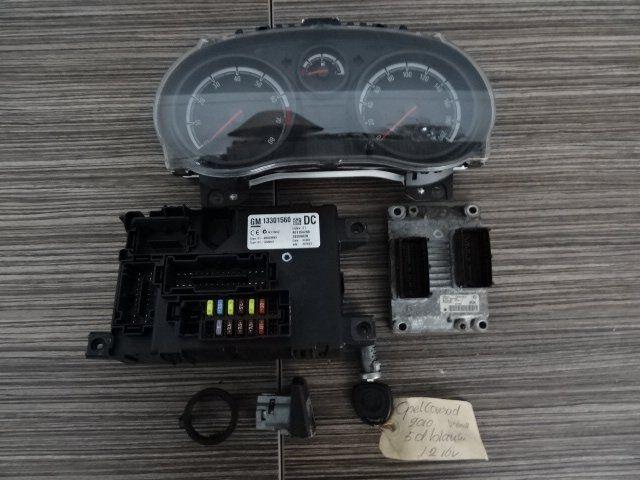 ECU Opel Corsa D AUT Z12XEP bj 2010 complete set incl sloten, Auto-onderdelen, Elektronica en Kabels, Opel, Gebruikt, Herkomst onderdeel bekend