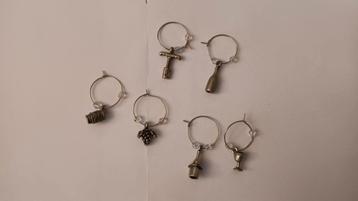 Wijnglas hangers beschikbaar voor biedingen