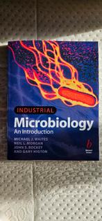 Microbiology an introduction, Boeken, Diverse auteurs, Zo goed als nieuw, Beta, HBO