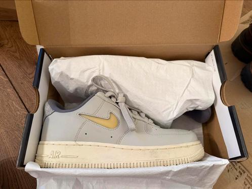 AIR FORCE 1 ‘07 LX light bone/pale vanilla, Kleding | Dames, Schoenen, Gedragen, Sneakers of Gympen, Grijs, Ophalen of Verzenden