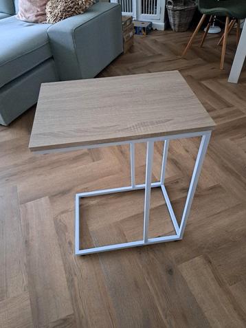 Bijzettafel / laptoptafel / banktafel beschikbaar voor biedingen
