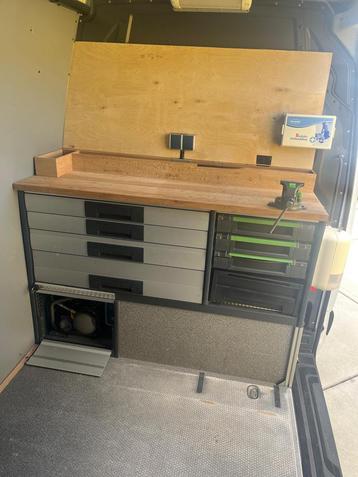 Complete werkbus-inrichting met compressor en omvormer beschikbaar voor biedingen