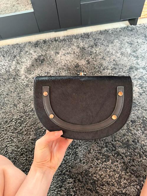 Tas van echt leer en natuurlijk bont, Sieraden, Tassen en Uiterlijk, Portemonnees, Nieuw, Zwart, Leer, Ophalen of Verzenden
