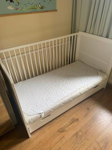 Petit Amelie meegroeibed, premium matras en onderschuiflade beschikbaar voor biedingen