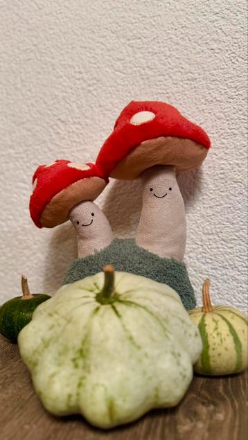 Jellycat Amuseable Pair of Toadstools 🍄 beschikbaar voor biedingen