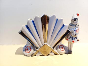 art deco beeldje, vaasje, pierrot beschikbaar voor biedingen