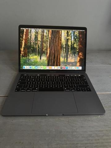 MacBook Pro 13” (2019) | Touch Bar | 512GB SSD | 16GB beschikbaar voor biedingen
