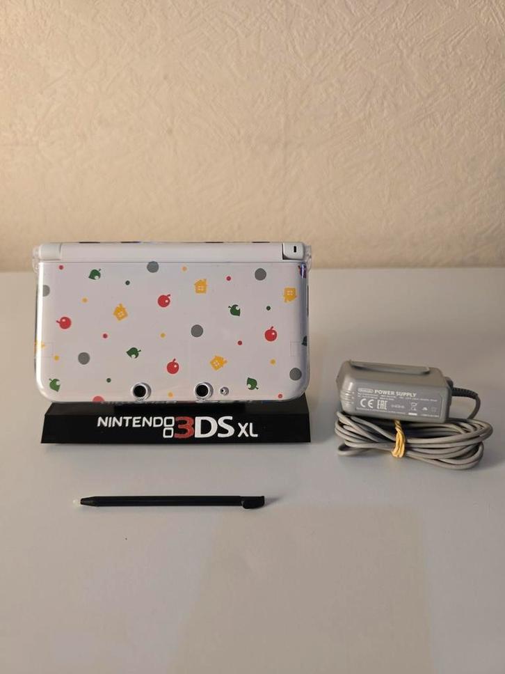 Nintendo 3DS XL New Leaf edition., Spelcomputers en Games, Spelcomputers | Nintendo 2DS en 3DS, Zo goed als nieuw, 3DS, Wit, Met games