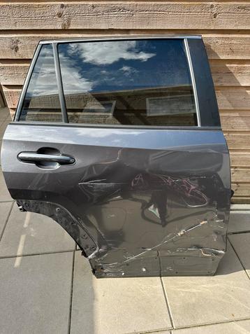 Toyota Rav4 2020 deur rechts achter met schade beschikbaar voor biedingen