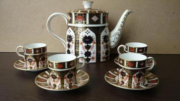 Engels porselein thee/koffieservies nooit gebruikt. beschikbaar voor biedingen