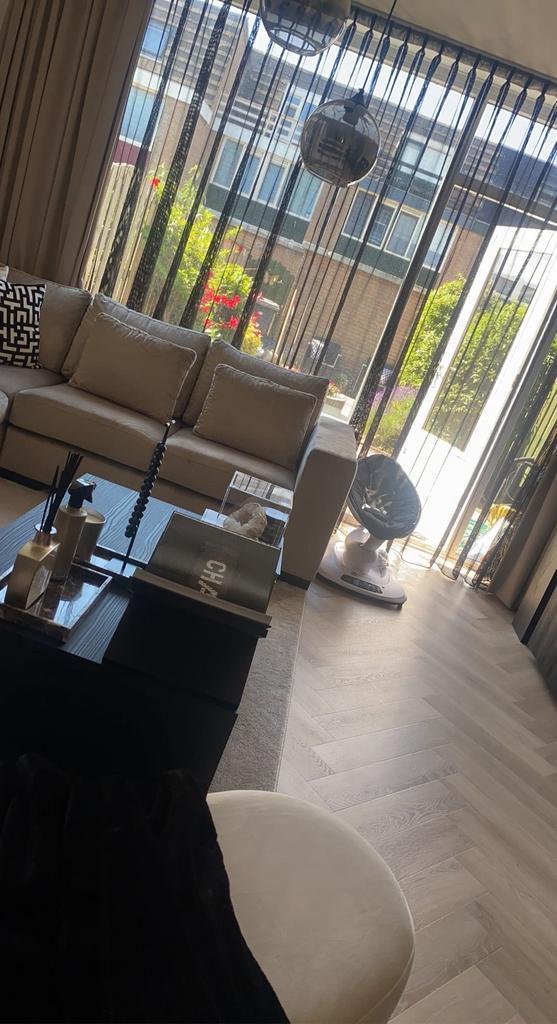 Zwarte inbetween gordijnen, Huis en Inrichting, Stoffering | Gordijnen en Lamellen, Zo goed als nieuw, 200 cm of meer, 150 tot 200 cm