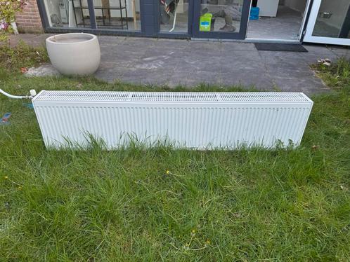 400x1800 T33 radiator, Doe-het-zelf en Verbouw, Verwarming en Radiatoren, Zo goed als nieuw, Radiator, 800 watt of meer, 30 tot 80 cm
