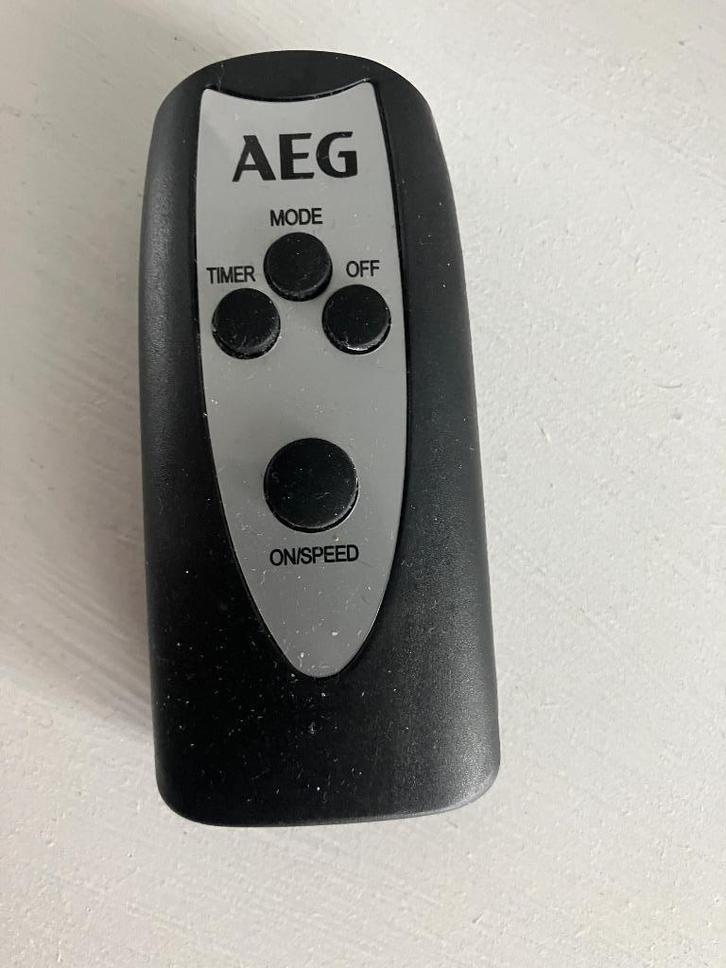 AEG Staande Ventilator met Afstandsbediening - 3 standen, Witgoed en Apparatuur, Ventilatoren, Zo goed als nieuw, Statiefventilator