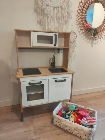Ikea keukentje met accessoires  beschikbaar voor biedingen